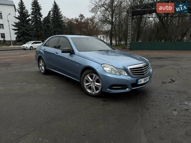Синий Мерседес Е-Класс, объемом двигателя 3 л и пробегом 286 тыс. км за 15900 $, фото 1 на Automoto.ua
