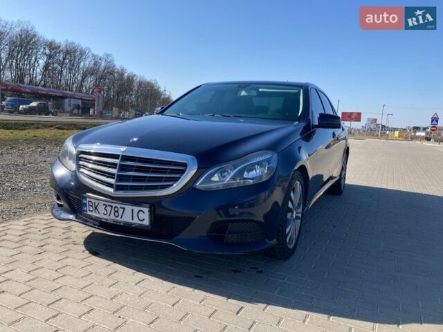 Синий Мерседес Е-Класс, объемом двигателя 2.14 л и пробегом 420 тыс. км за 14800 $, фото 1 на Automoto.ua