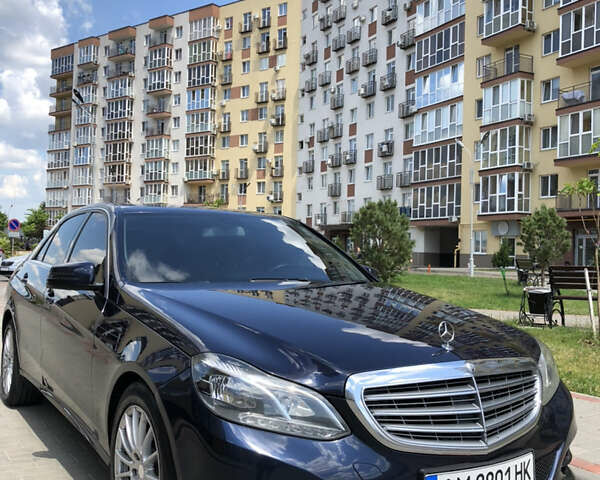 Синий Мерседес Е-Класс, объемом двигателя 2.2 л и пробегом 325 тыс. км за 15000 $, фото 1 на Automoto.ua