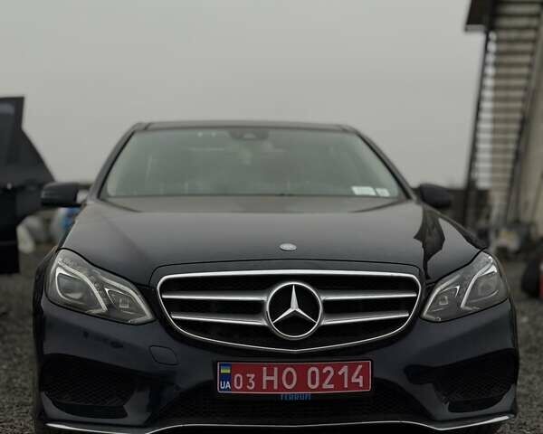 Синий Мерседес Е-Класс, объемом двигателя 2.2 л и пробегом 220 тыс. км за 18800 $, фото 1 на Automoto.ua