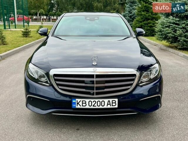 Синий Мерседес Е-Класс, объемом двигателя 1.95 л и пробегом 170 тыс. км за 28800 $, фото 1 на Automoto.ua
