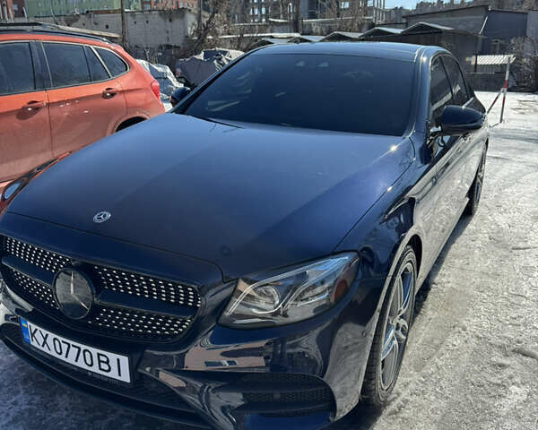 Синий Мерседес Е-Класс, объемом двигателя 1.99 л и пробегом 92 тыс. км за 29000 $, фото 1 на Automoto.ua
