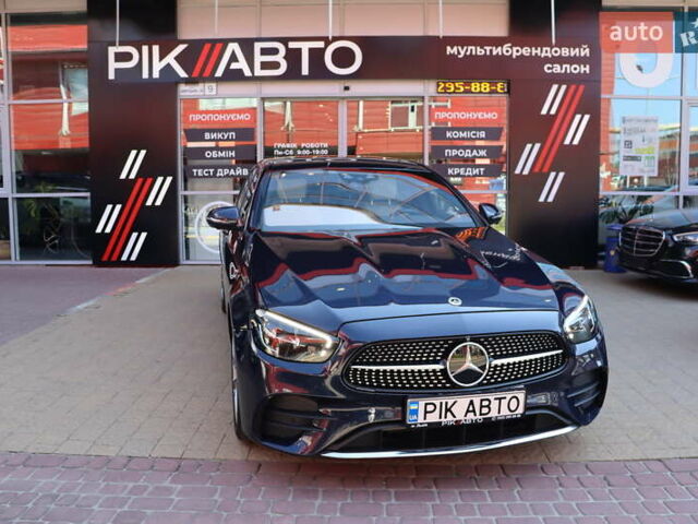 Синий Мерседес Е-Класс, объемом двигателя 2 л и пробегом 55 тыс. км за 47900 $, фото 1 на Automoto.ua