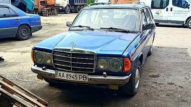 Синий Мерседес Е-Класс, объемом двигателя 2.4 л и пробегом 355 тыс. км за 1700 $, фото 1 на Automoto.ua