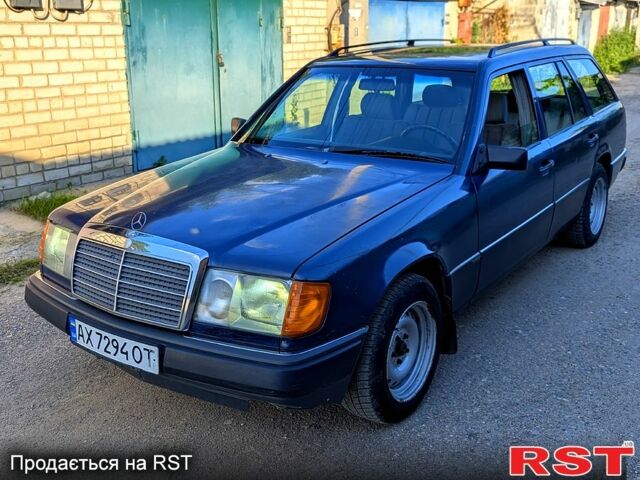 Синий Мерседес Е-Класс, объемом двигателя 2.3 л и пробегом 280 тыс. км за 1640 $, фото 1 на Automoto.ua
