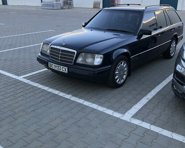 Синий Мерседес Е-Класс, объемом двигателя 2.8 л и пробегом 390 тыс. км за 2800 $, фото 1 на Automoto.ua