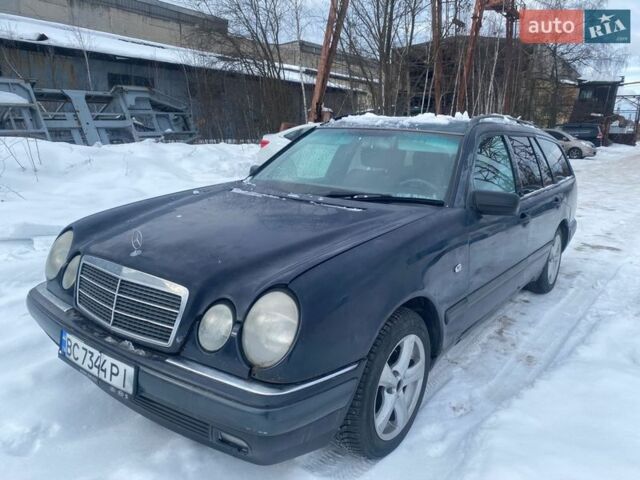 Синій Мерседес Е-Клас, об'ємом двигуна 2.3 л та пробігом 300 тис. км за 1999 $, фото 1 на Automoto.ua