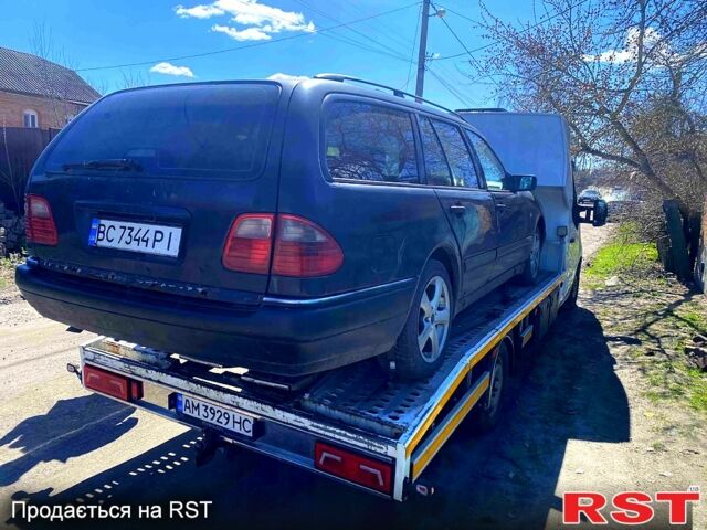 Синий Мерседес Е-Класс, объемом двигателя 2.3 л и пробегом 250 тыс. км за 2500 $, фото 1 на Automoto.ua