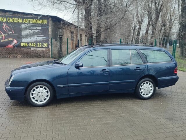 Синій Мерседес Е-Клас, об'ємом двигуна 2.7 л та пробігом 542 тис. км за 4500 $, фото 1 на Automoto.ua