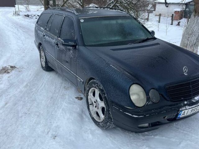 Синий Мерседес Е-Класс, объемом двигателя 2.4 л и пробегом 464 тыс. км за 2500 $, фото 1 на Automoto.ua