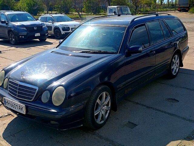 Синій Мерседес Е-Клас, об'ємом двигуна 2 л та пробігом 1 тис. км за 2700 $, фото 1 на Automoto.ua