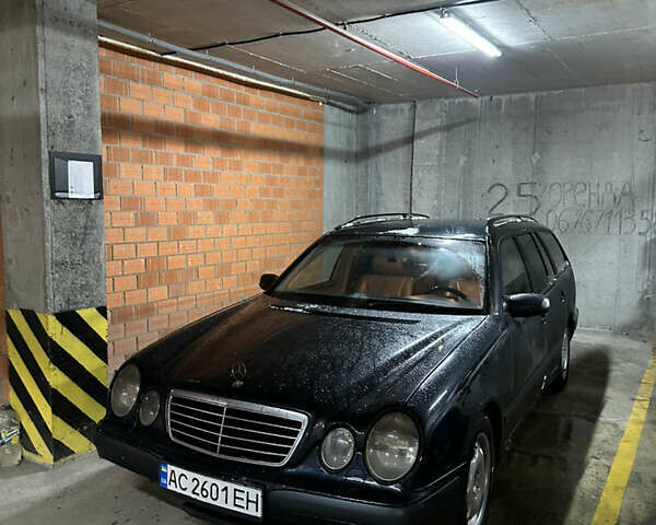 Синий Мерседес Е-Класс, объемом двигателя 2.7 л и пробегом 400 тыс. км за 3000 $, фото 1 на Automoto.ua