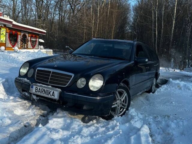 Синій Мерседес Е-Клас, об'ємом двигуна 3.2 л та пробігом 400 тис. км за 5700 $, фото 1 на Automoto.ua