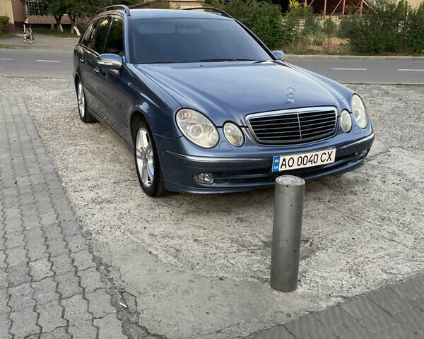 Мерседес Е-Класс 2003 в Мукачеве на Automoto.ua Синий Мерседес Е-Класс, объемом двигателя 1.8 л и пробегом 308 тыс. км за 6200 $, фото 1 на Automoto.ua