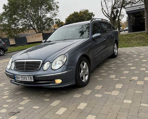 Синий Мерседес Е-Класс, объемом двигателя 2.69 л и пробегом 300 тыс. км за 5899 $, фото 1 на Automoto.ua