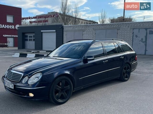 Синій Мерседес Е-Клас, об'ємом двигуна 5 л та пробігом 338 тис. км за 7000 $, фото 1 на Automoto.ua