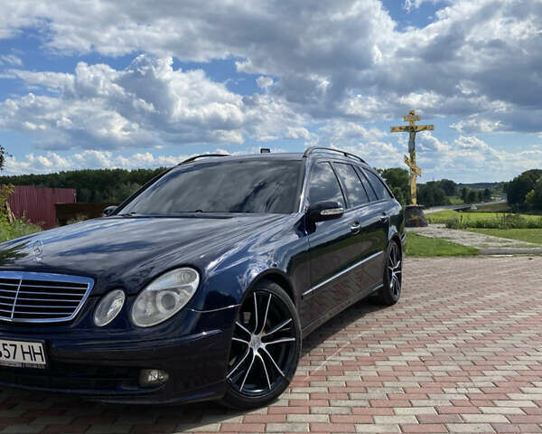 Синий Мерседес Е-Класс, объемом двигателя 2.1 л и пробегом 371 тыс. км за 6100 $, фото 1 на Automoto.ua