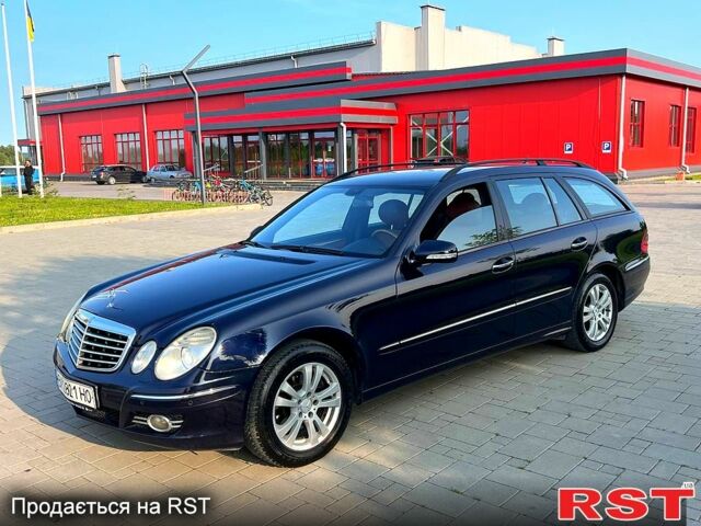 Синий Мерседес Е-Класс, объемом двигателя 3 л и пробегом 26500 тыс. км за 8200 $, фото 1 на Automoto.ua