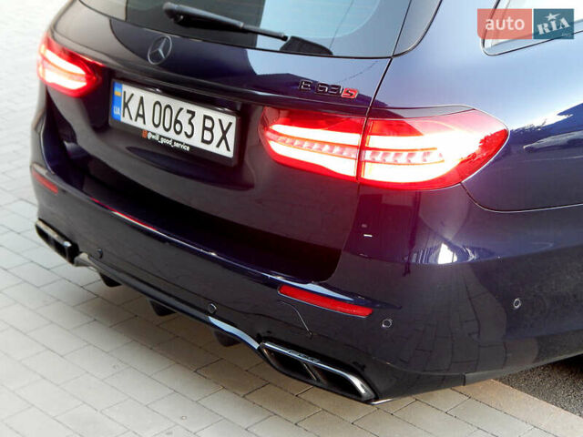 Мерседес Е-Клас 2018 у Києві на Automoto.ua Синій Мерседес Е-Клас, об'ємом двигуна 4 л та пробігом 83 тис. км за 63900 $, фото 1 на Automoto.ua