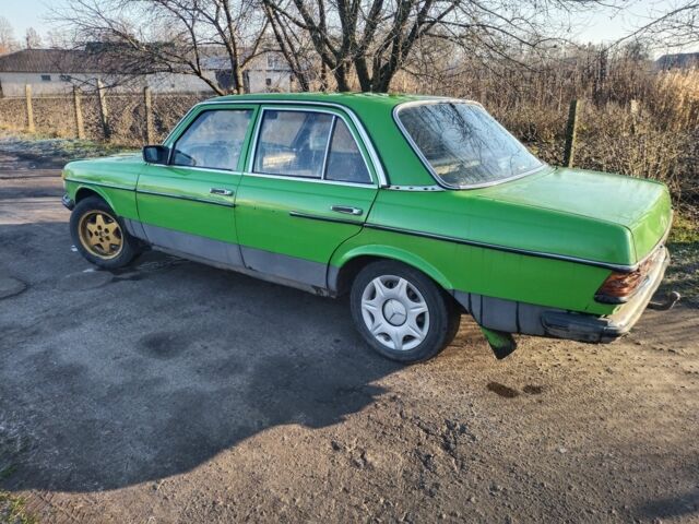 Зеленый Мерседес Е-Класс, объемом двигателя 0 л и пробегом 400 тыс. км за 500 $, фото 1 на Automoto.ua