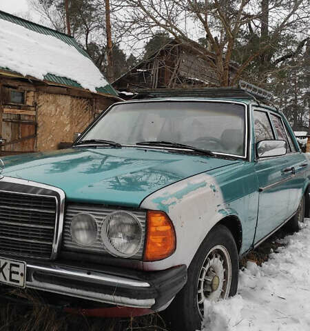 Зелений Мерседес Е-Клас, об'ємом двигуна 2.2 л та пробігом 290 тис. км за 2000 $, фото 1 на Automoto.ua