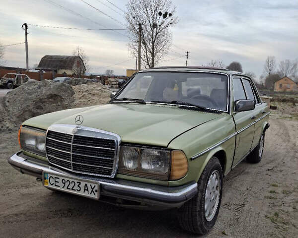 Зелений Мерседес Е-Клас, об'ємом двигуна 2 л та пробігом 500 тис. км за 2000 $, фото 1 на Automoto.ua