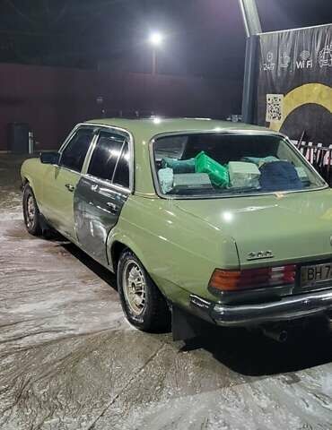 Зеленый Мерседес Е-Класс, объемом двигателя 2 л и пробегом 500 тыс. км за 1500 $, фото 1 на Automoto.ua