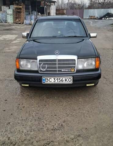 Зеленый Мерседес Е-Класс, объемом двигателя 2 л и пробегом 365 тыс. км за 2500 $, фото 1 на Automoto.ua