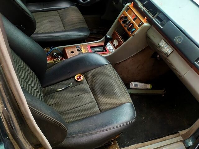 Зелений Мерседес Е-Клас, об'ємом двигуна 3 л та пробігом 234 тис. км за 1300 $, фото 1 на Automoto.ua