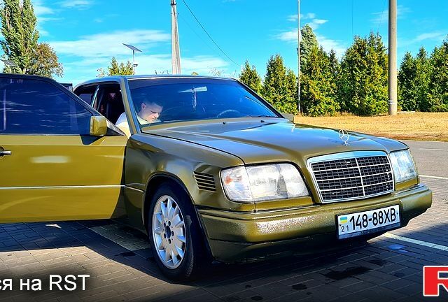 Зеленый Мерседес Е-Класс, объемом двигателя 2.2 л и пробегом 550 тыс. км за 2100 $, фото 1 на Automoto.ua