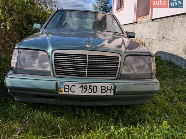 Зеленый Мерседес Е-Класс, объемом двигателя 3 л и пробегом 700 тыс. км за 900 $, фото 1 на Automoto.ua