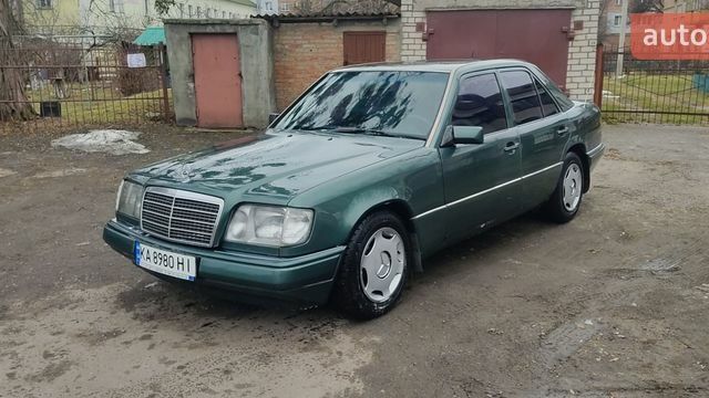 Зелений Мерседес Е-Клас, об'ємом двигуна 2.2 л та пробігом 380 тис. км за 2200 $, фото 1 на Automoto.ua