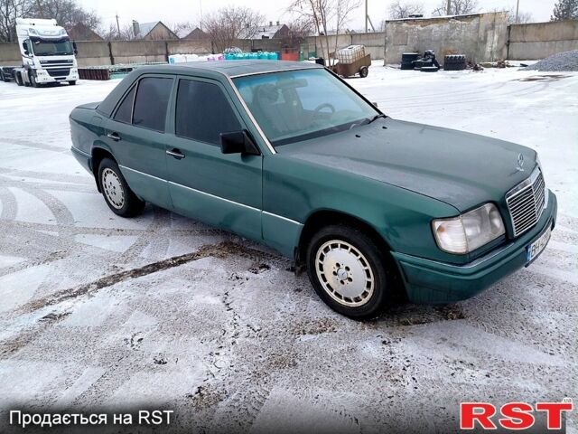 Зеленый Мерседес Е-Класс, объемом двигателя 2 л и пробегом 626 тыс. км за 2500 $, фото 1 на Automoto.ua