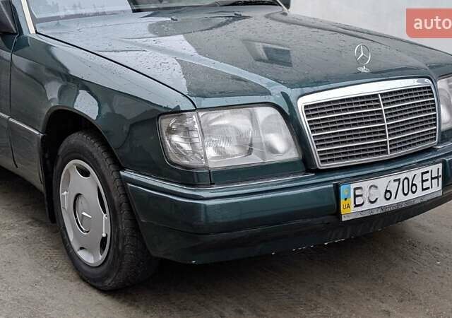 Зеленый Мерседес Е-Класс, объемом двигателя 2 л и пробегом 460 тыс. км за 3450 $, фото 1 на Automoto.ua