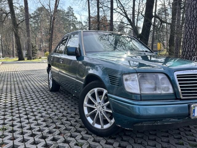 Зеленый Мерседес Е-Класс, объемом двигателя 3 л и пробегом 200 тыс. км за 4700 $, фото 1 на Automoto.ua