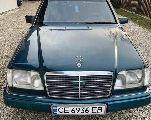 Зеленый Мерседес Е-Класс, объемом двигателя 2.5 л и пробегом 519 тыс. км за 4500 $, фото 1 на Automoto.ua