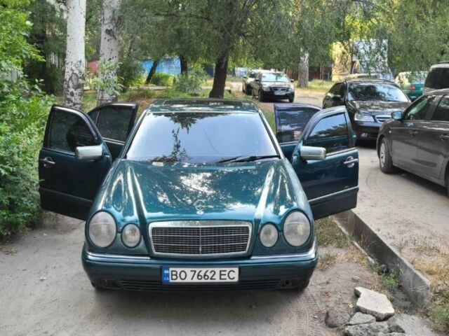 Зелений Мерседес Е-Клас, об'ємом двигуна 2.3 л та пробігом 505 тис. км за 3200 $, фото 1 на Automoto.ua