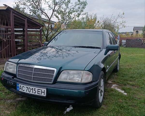 Зеленый Мерседес Е-Класс, объемом двигателя 2.2 л и пробегом 350 тыс. км за 2900 $, фото 1 на Automoto.ua