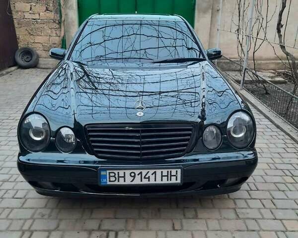 Зеленый Мерседес Е-Класс, объемом двигателя 2.3 л и пробегом 300 тыс. км за 4500 $, фото 1 на Automoto.ua