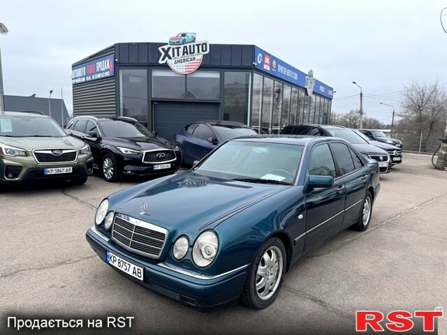 Зеленый Мерседес Е-Класс, объемом двигателя 4.2 л и пробегом 250 тыс. км за 3500 $, фото 1 на Automoto.ua