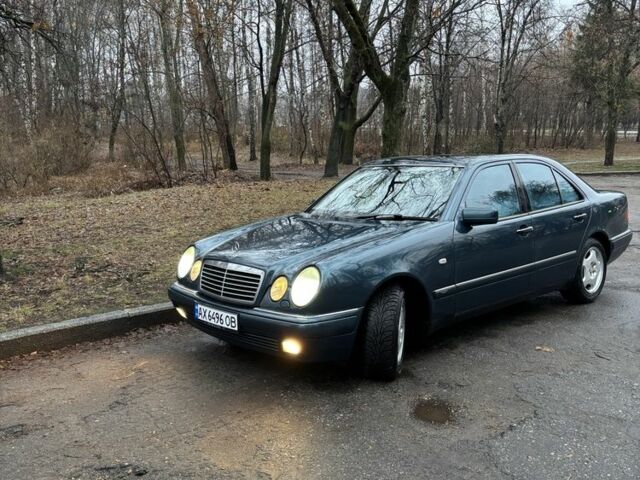 Зеленый Мерседес Е-Класс, объемом двигателя 2.8 л и пробегом 460 тыс. км за 5699 $, фото 1 на Automoto.ua