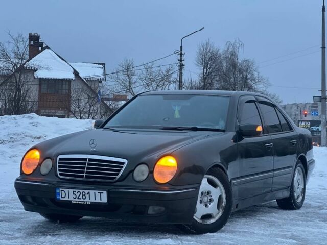 Зелений Мерседес Е-Клас, об'ємом двигуна 2.7 л та пробігом 300 тис. км за 3650 $, фото 1 на Automoto.ua