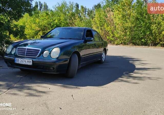 Зеленый Мерседес Е-Класс, объемом двигателя 2.2 л и пробегом 450 тыс. км за 4800 $, фото 1 на Automoto.ua