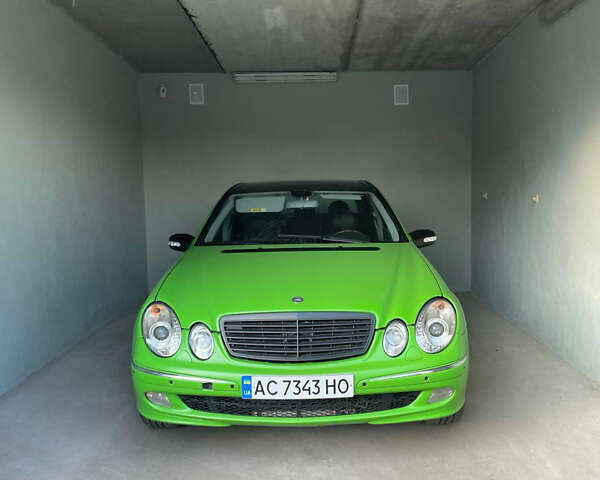 Зеленый Мерседес Е-Класс, объемом двигателя 3.2 л и пробегом 276 тыс. км за 9500 $, фото 1 на Automoto.ua