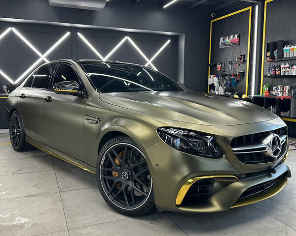 Мерседес Е-Клас 2018 у Києві на Automoto.ua Зелений Мерседес Е-Клас, об'ємом двигуна 3.98 л та пробігом 43 тис. км за 85000 $, фото 1 на Automoto.ua