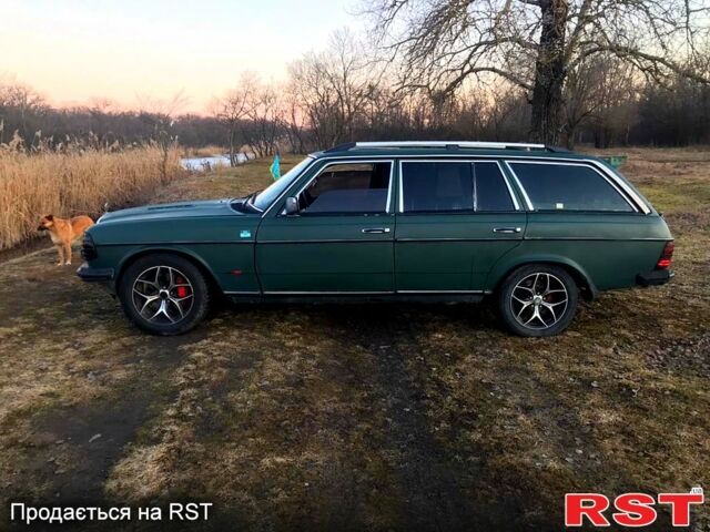 Зеленый Мерседес Е-Класс, объемом двигателя 2.9 л и пробегом 454 тыс. км за 1700 $, фото 1 на Automoto.ua