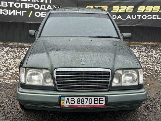 Зеленый Мерседес Е-Класс, объемом двигателя 3 л и пробегом 280 тыс. км за 3999 $, фото 1 на Automoto.ua