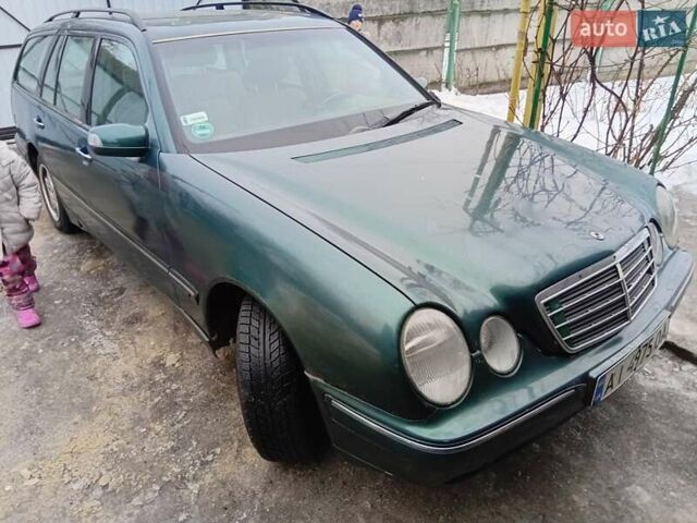 Зеленый Мерседес Е-Класс, объемом двигателя 2.15 л и пробегом 270 тыс. км за 3500 $, фото 1 на Automoto.ua