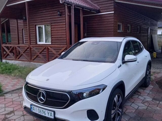 Белый Мерседес EQA, объемом двигателя 0 л и пробегом 37 тыс. км за 39300 $, фото 1 на Automoto.ua