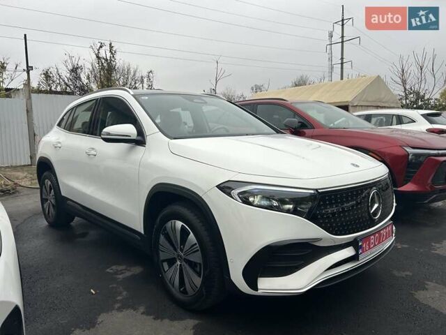 Белый Мерседес EQA, объемом двигателя 0 л и пробегом 1 тыс. км за 34999 $, фото 1 на Automoto.ua